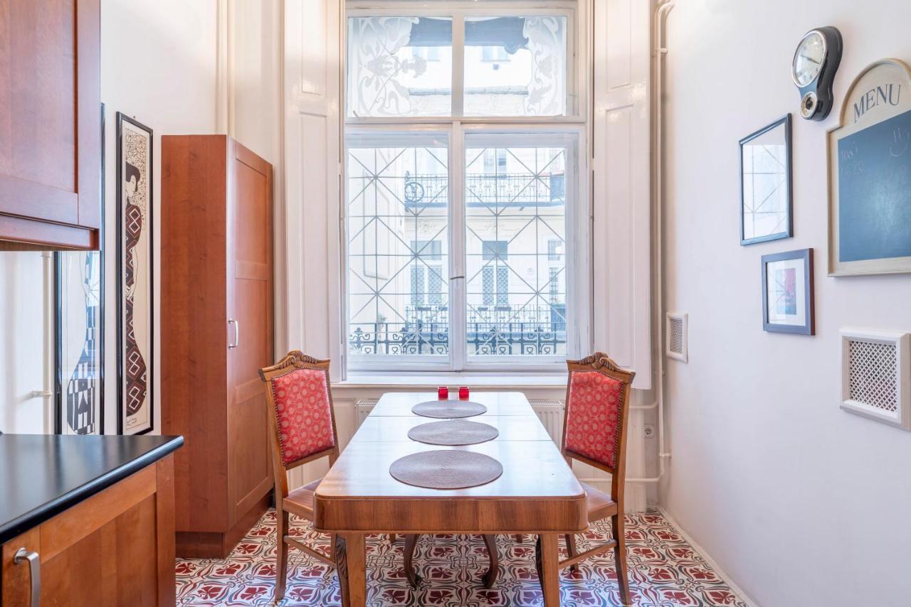 شقة Stunning Spacious Art Nouveau Apart , Grand Piano بودابست المظهر الخارجي الصورة